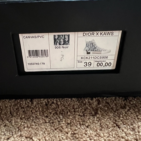 Dior x Kaws Converse - Picture 7 of 7